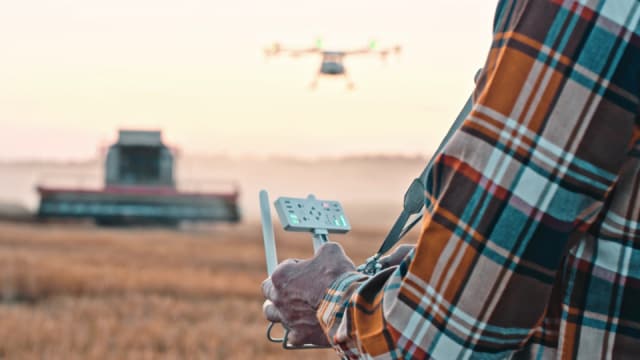 Dron en el campo